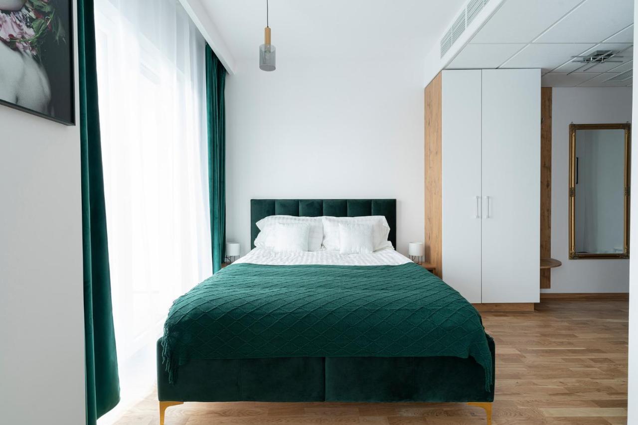 Apartamenty Wola Tower ワルシャワ エクステリア 写真