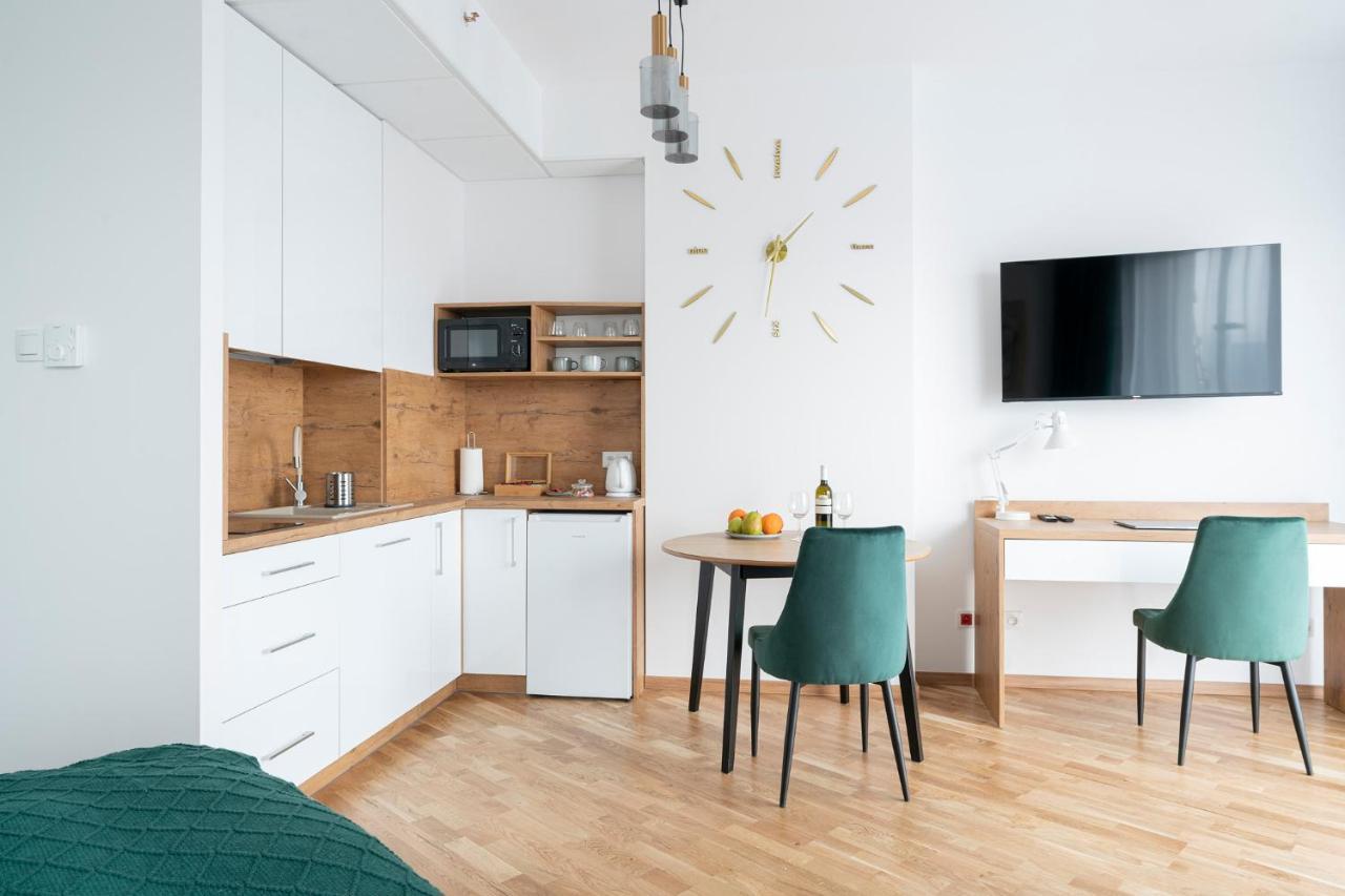 Apartamenty Wola Tower ワルシャワ エクステリア 写真