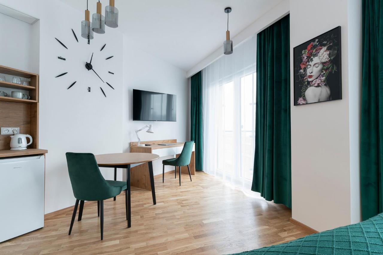Apartamenty Wola Tower ワルシャワ エクステリア 写真