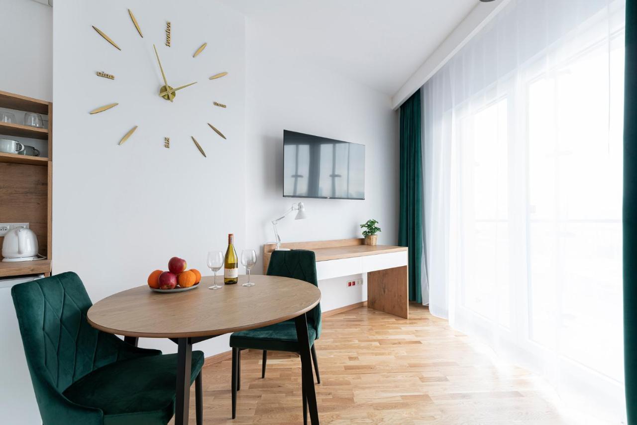 Apartamenty Wola Tower ワルシャワ エクステリア 写真