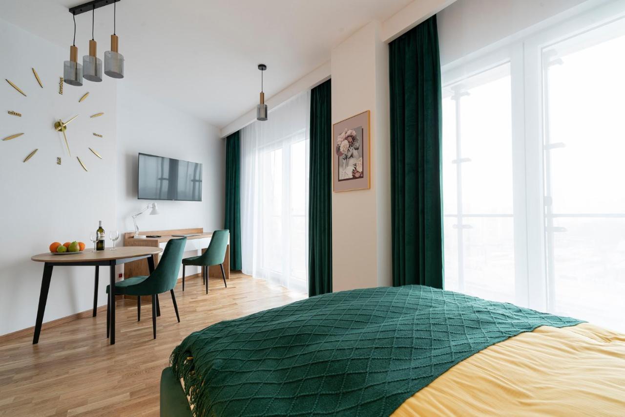 Apartamenty Wola Tower ワルシャワ エクステリア 写真