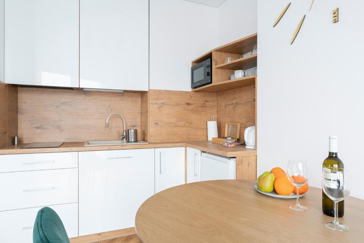 Apartamenty Wola Tower ワルシャワ エクステリア 写真