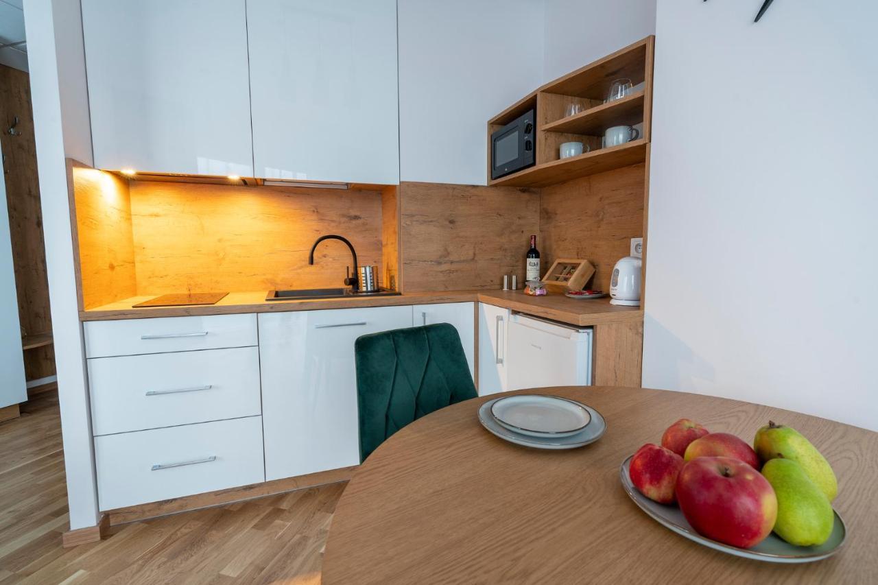 Apartamenty Wola Tower ワルシャワ エクステリア 写真