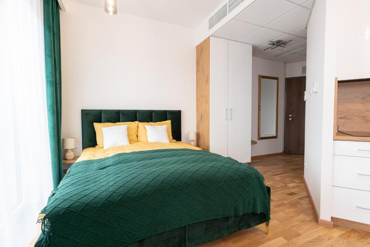 Apartamenty Wola Tower ワルシャワ エクステリア 写真