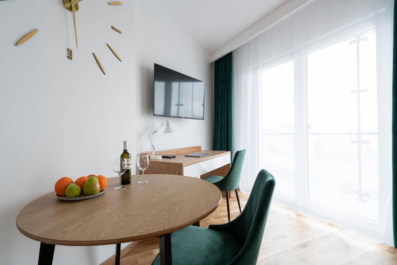 Apartamenty Wola Tower ワルシャワ エクステリア 写真