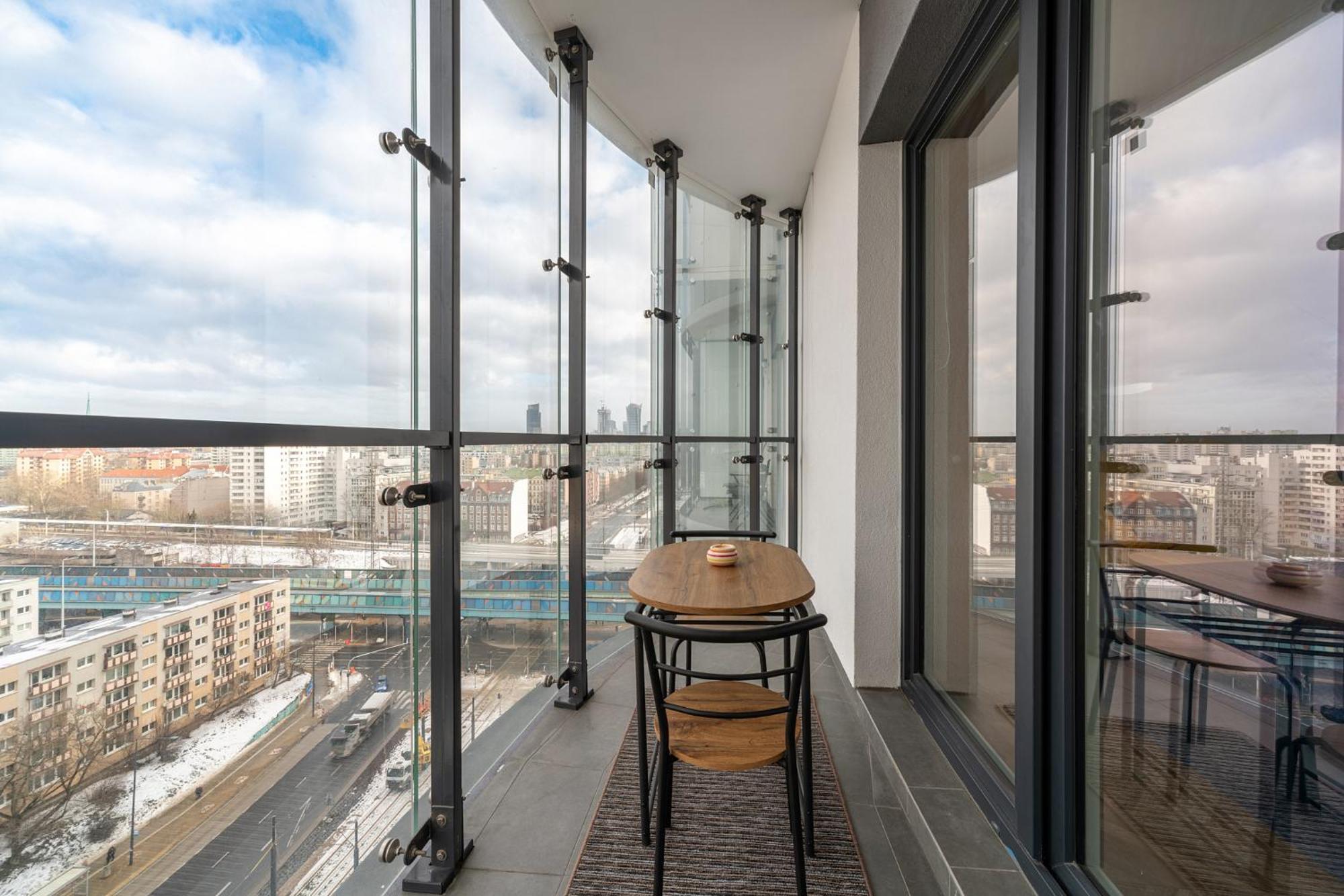 Apartamenty Wola Tower ワルシャワ エクステリア 写真