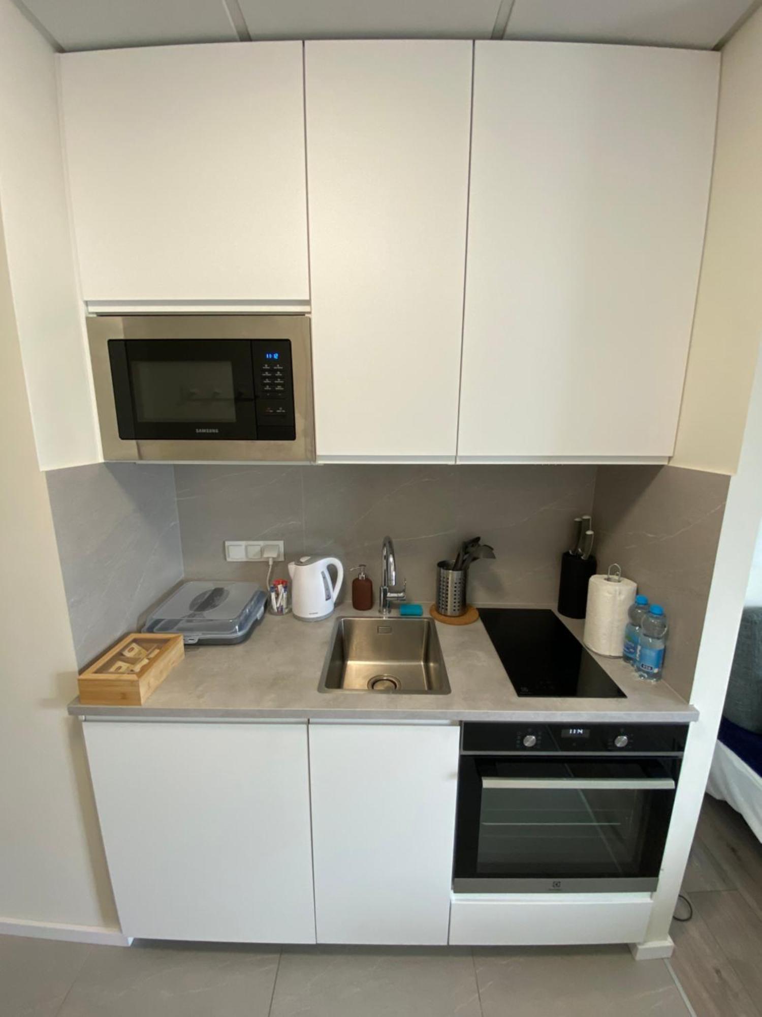 Apartamenty Wola Tower ワルシャワ エクステリア 写真