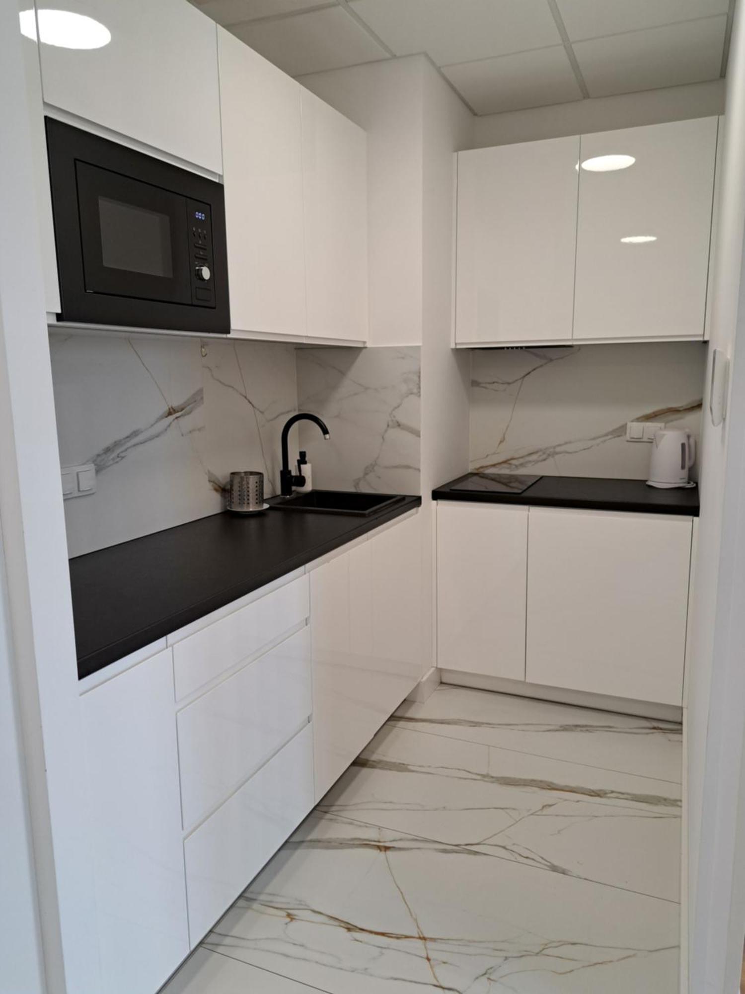 Apartamenty Wola Tower ワルシャワ エクステリア 写真