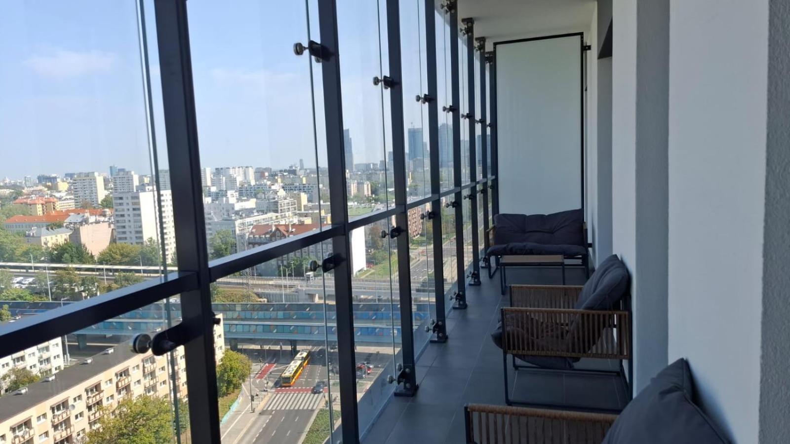 Apartamenty Wola Tower ワルシャワ エクステリア 写真