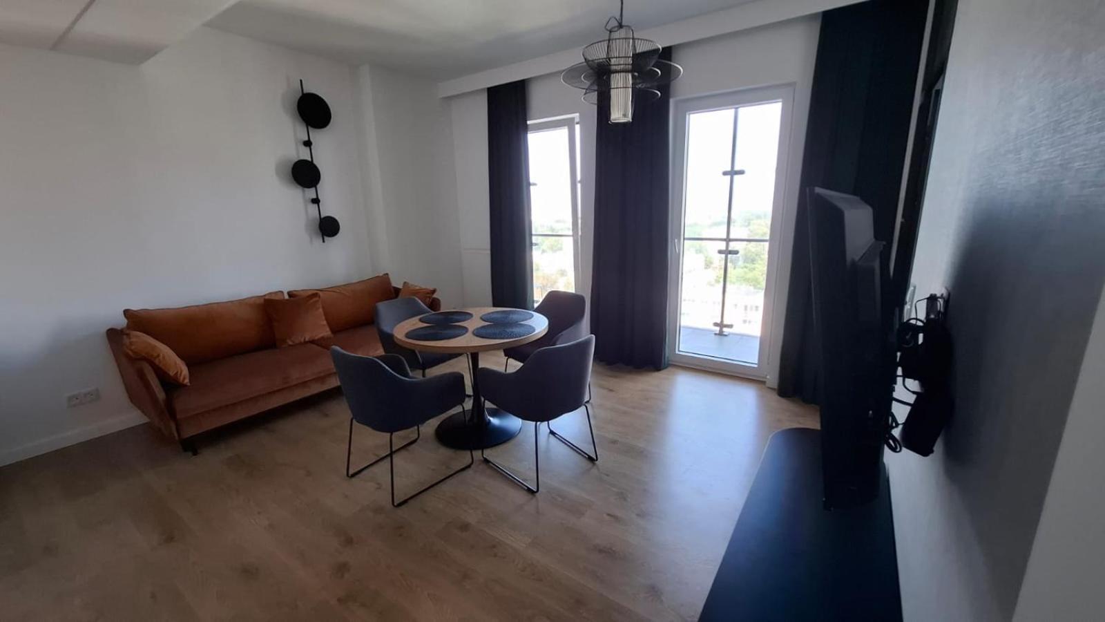 Apartamenty Wola Tower ワルシャワ エクステリア 写真